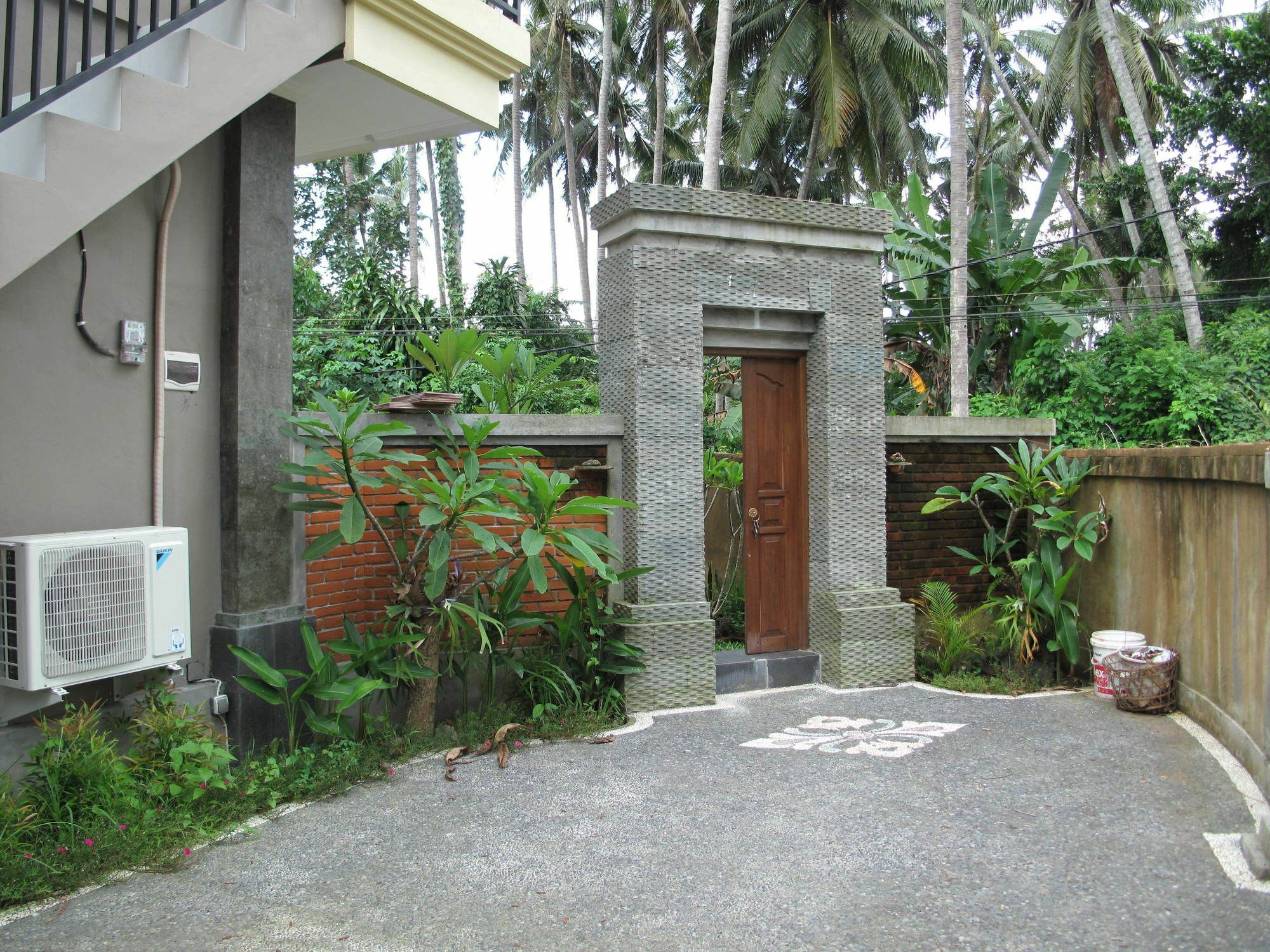 Sunrise Coconut House Hotel Ubud  Bagian luar foto